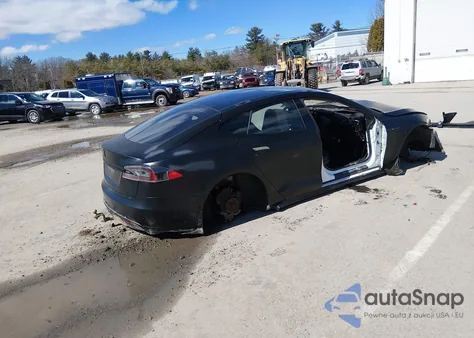 2013 Tesla Model S z USA, uszkodzony, nr VIN 5YJSA1CN3DFP05580